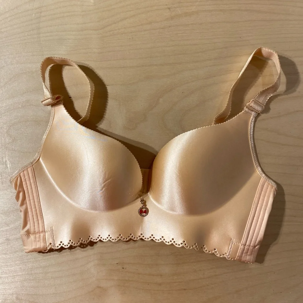 Elegant Peach Women's Bra Size 38 (PQ)